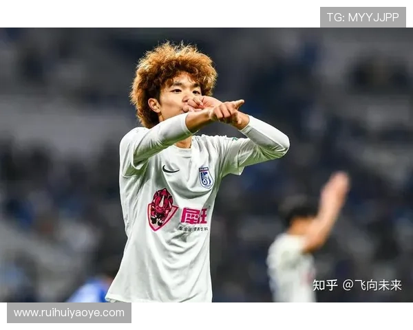 上海海港三连冠之路的背后故事与未来展望分析