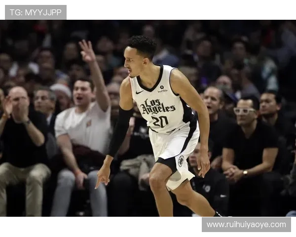 德凯特拉雷状态回暖，助力国家队晋级下一轮比赛表现稳健